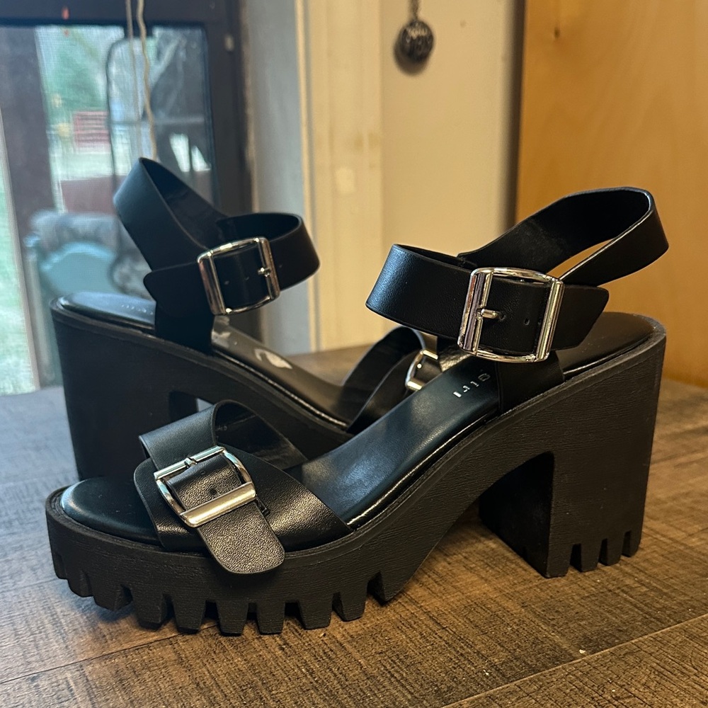 Madden Girl Black Platform Sandals with Buckle Detail